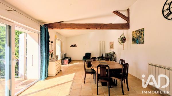 Appartement à vendre 4 pièces 81 m² Saint-Saturnin-lès-Avignon