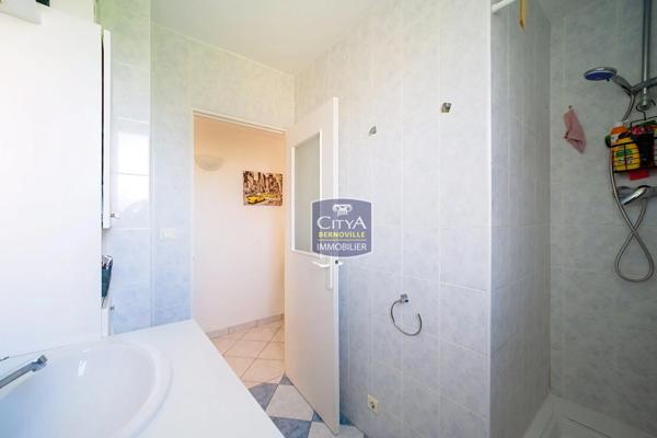 Appartement à vendre 4 pièces 78m² Saint-Quentin (02100)