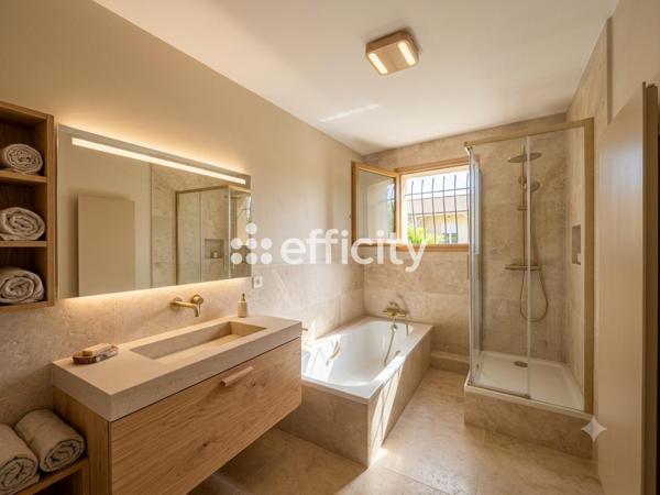 Maison
         4 pièces
        - 88 m² Exclusivité 180 000 € *