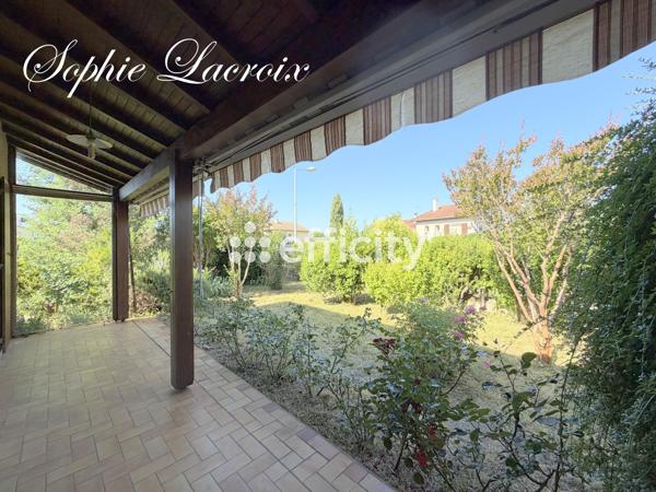 Maison
         4 pièces
        - 88 m² Exclusivité 180 000 € *