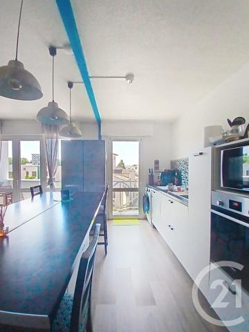 Appartement F3 à vendre  3 pièces - 64 m 2   MERIGNAC  - 33