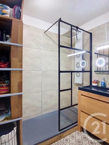 Appartement F3 à vendre  3 pièces - 64 m 2   MERIGNAC  - 33