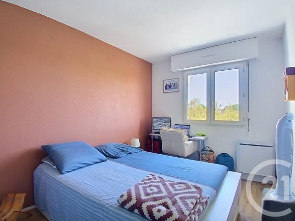 Appartement F3 à vendre  3 pièces - 64 m 2   MERIGNAC  - 33