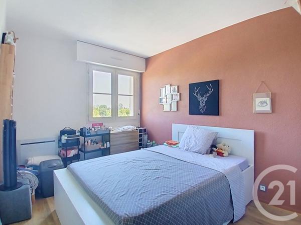 Appartement F3 à vendre  3 pièces - 64 m 2   MERIGNAC  - 33