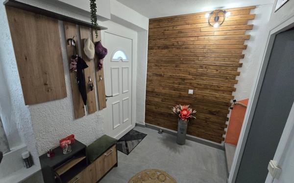 Maison à louer    3 pièces • 80 m2 Vinassan