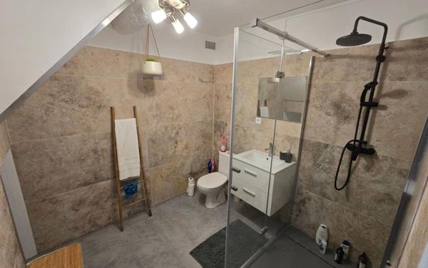 Maison à louer    3 pièces • 80 m2 Vinassan