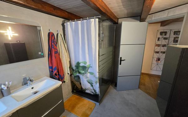 Maison à louer    3 pièces • 80 m2 Vinassan