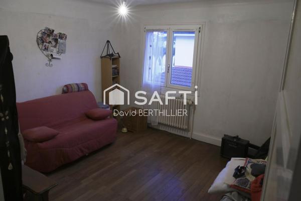 Maison avec revenu locatif complémentaire à Saint Denis les Bourg proche de la gare