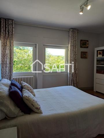 Angoulême sud - maison d'architecte de 335m2, pièces de réception, 6 chambres, piscine, jardin arboré 5200 m2