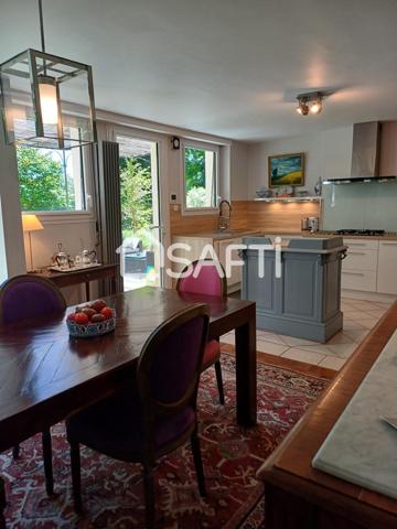 Angoulême sud - maison d'architecte de 335m2, pièces de réception, 6 chambres, piscine, jardin arboré 5200 m2