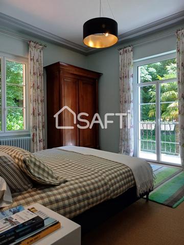 Angoulême sud - maison d'architecte de 335m2, pièces de réception, 6 chambres, piscine, jardin arboré 5200 m2