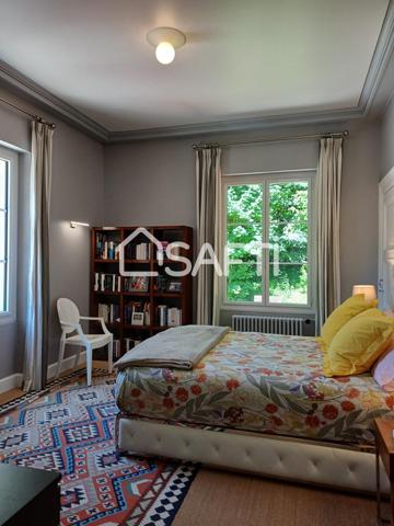 Angoulême sud - maison d'architecte de 335m2, pièces de réception, 6 chambres, piscine, jardin arboré 5200 m2