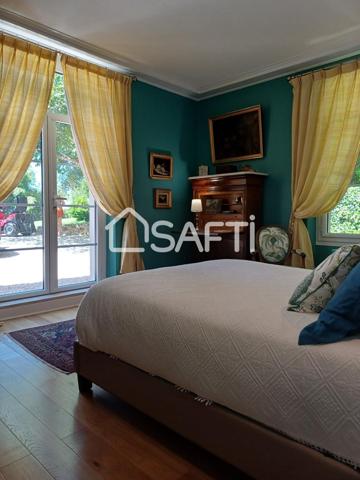 Angoulême sud - maison d'architecte de 335m2, pièces de réception, 6 chambres, piscine, jardin arboré 5200 m2