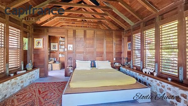 Propriété d'exception face à la baie des Saintes TERRE DE BAS (971)