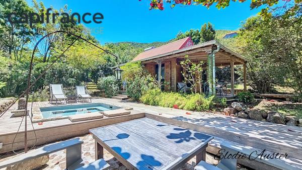 Propriété d'exception face à la baie des Saintes TERRE DE BAS (971)