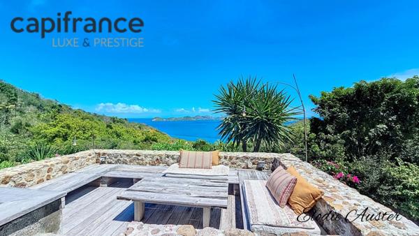 Propriété d'exception face à la baie des Saintes TERRE DE BAS (971)