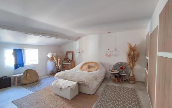 Appartement à vendre    4 pièces • 104 m2 Pézenas