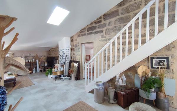 Appartement à vendre    4 pièces • 104 m2 Pézenas