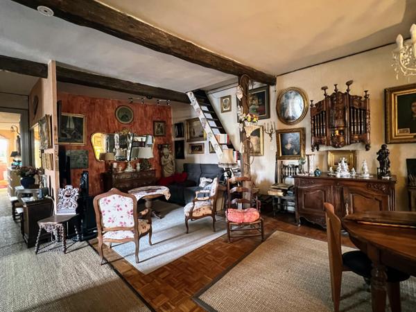 Lézignan-Corbières (11200) LEZIGNAN CORBIERES - IMMEUBLE = MAISON D'HABITATION AVEC REZ DE CHAUSSEE A USAGE COMMERCIAL