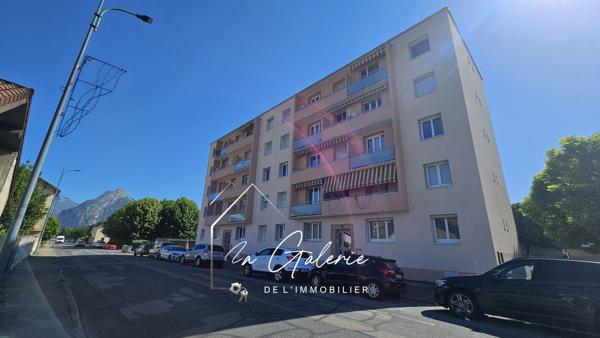 T3 LUMINEUX AVEC VUE IMPRENABLE SUR LES MASSIFSA SEYSSINET