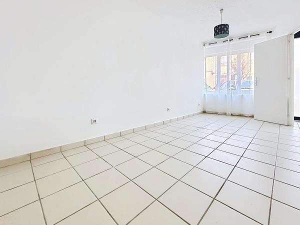 Un bel espace de vie en rez-de-chaussée