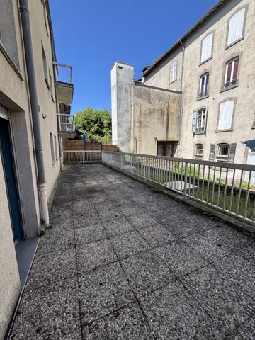Appartement 4 pièces AURILLAC (15) avec terrasse et parking