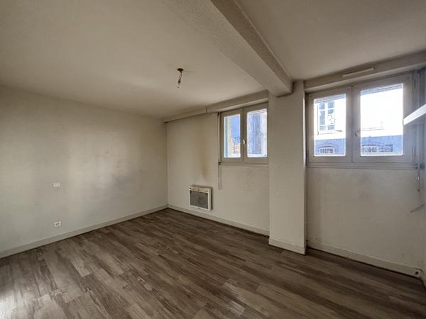 Appartement 4 pièces AURILLAC (15) avec terrasse et parking
