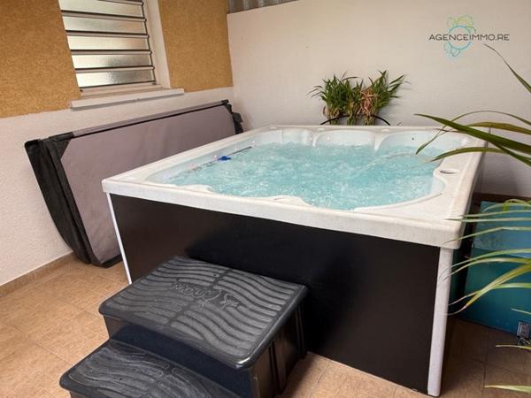 Villa typique F4 meublée avec jacuzzi