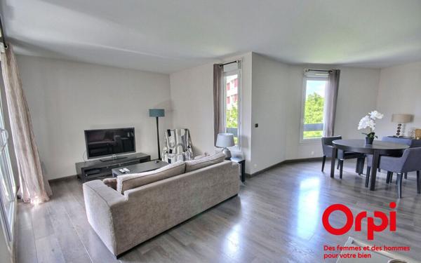 Appartement à vendre    4 pièces • 81 m2 Montigny-le-Bretonneux