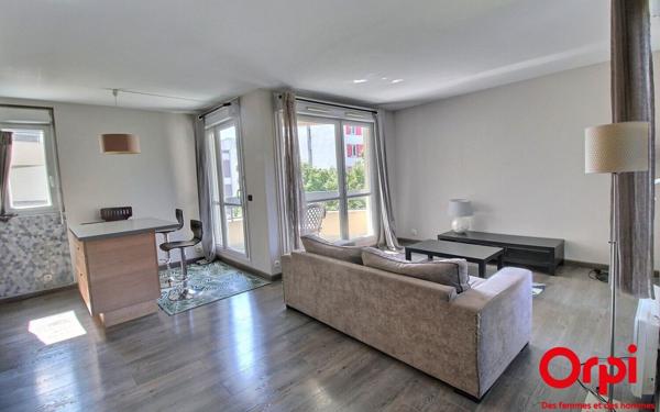 Appartement à vendre    4 pièces • 81 m2 Montigny-le-Bretonneux