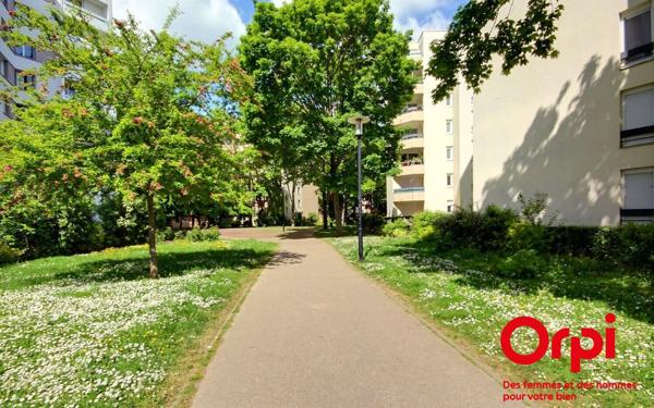 Appartement à vendre    4 pièces • 81 m2 Montigny-le-Bretonneux