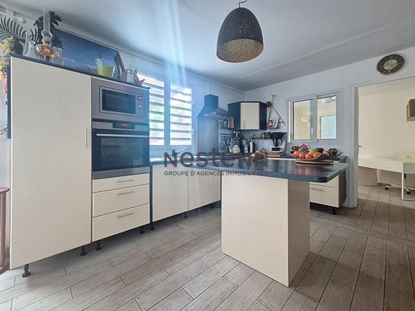 A vendre maison à Raizet Abymes de 5 pièces de 110 m2 avec son jardin privatif