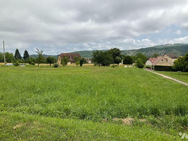A VENDRE : Sur les hauteurs dans village situé à quelques kilomètres de SOUILLAC (Lot - 46), be...