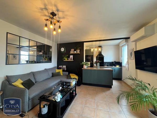 Appartement à louer 2 pièces 48.01m² Pont-de-Chéruy (38230)