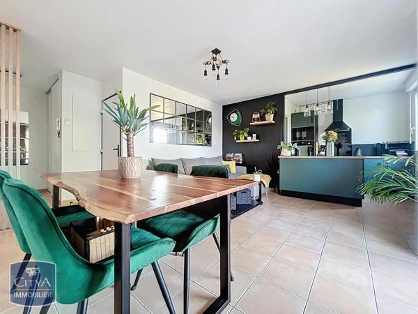 Appartement à louer 2 pièces 48.01m² Pont-de-Chéruy (38230)
