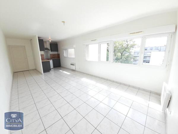 Appartement à louer 1 pièce 38.4m²