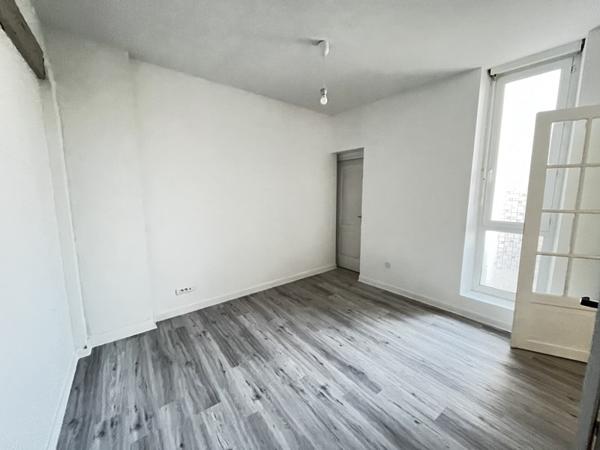 Appartement à louer 700 € CC Castelsarrasin 4 p 86 m² DPE B