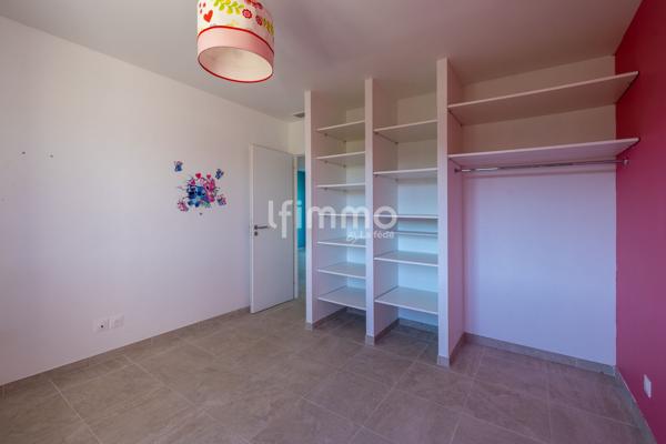 Villa contemporaine de 2022 avec 6 chambres, piscine et jardin clos