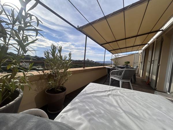 Unique penthouse Golf Pont Royal