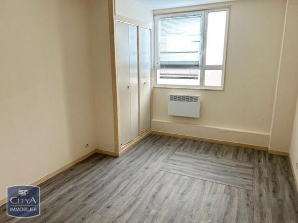 Local professionnel à vendre 144m²