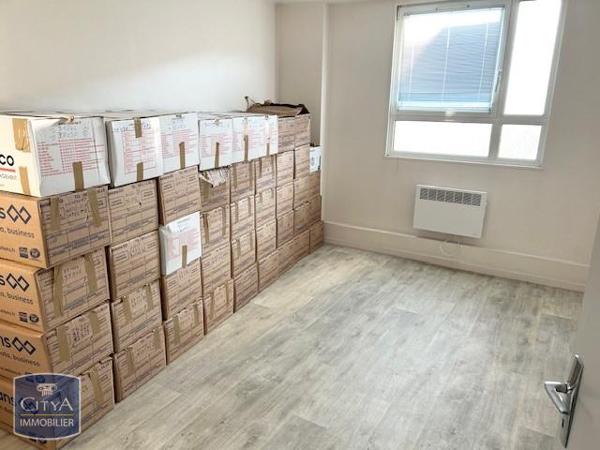 Local professionnel à vendre 144m²