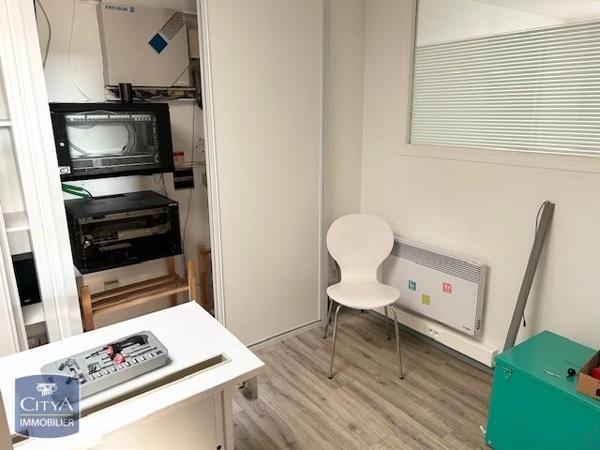 Local professionnel à vendre 144m²