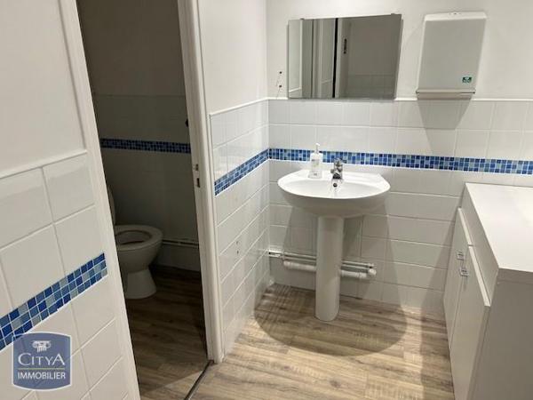 Local professionnel à vendre 144m²