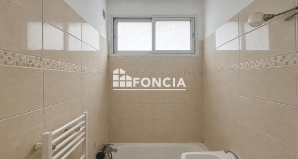 À vendre Appartement 2 pièces 38 m² - Nîmes 30000