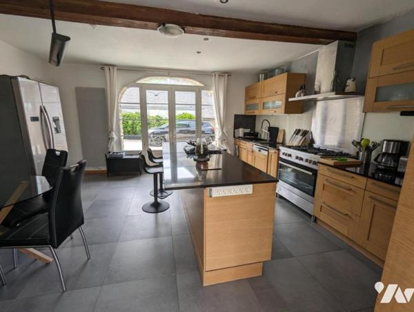 CHERBOURG-EN-COTENTIN : MAISON AVEC DEPENDANCES