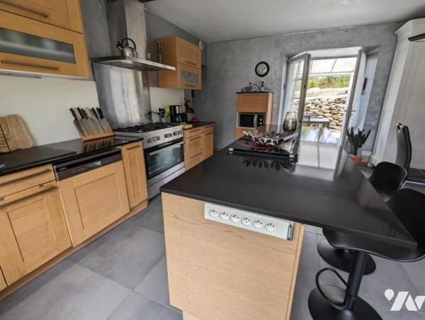 CHERBOURG-EN-COTENTIN : MAISON AVEC DEPENDANCES