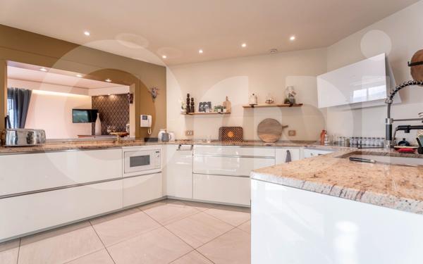 Maison à vendre    6 pièces •  Villefranche-sur-Saône