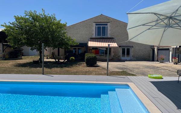 Maison à vendre    5 pièces •  Tonnay-Charente