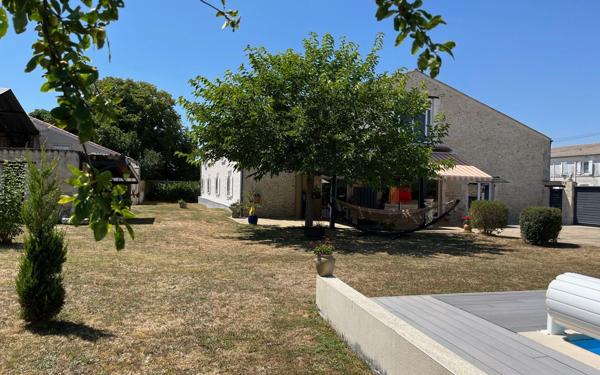 Maison à vendre    5 pièces •  Tonnay-Charente