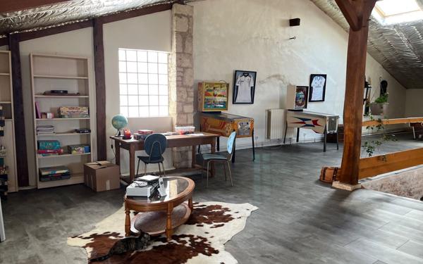 Maison à vendre    5 pièces •  Tonnay-Charente